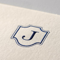 Biglietto singolo/Invito con busta<br>Iniziali a rilievo (A-Z)