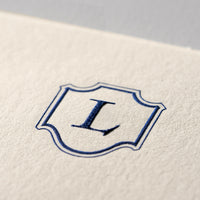 Biglietto singolo/Invito con busta<br>Iniziali a rilievo (A-Z)