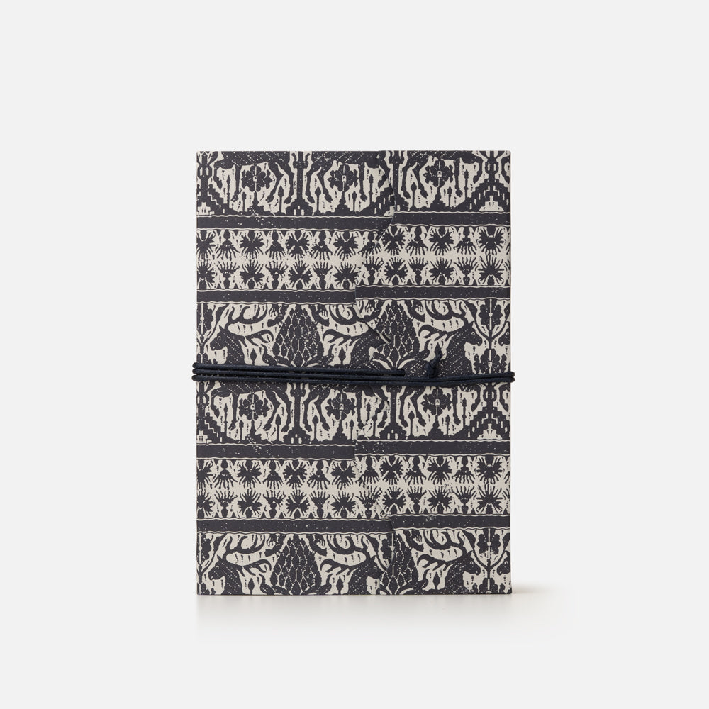 Notebook with lace and lined pages<br> Hardcover - Woodcut