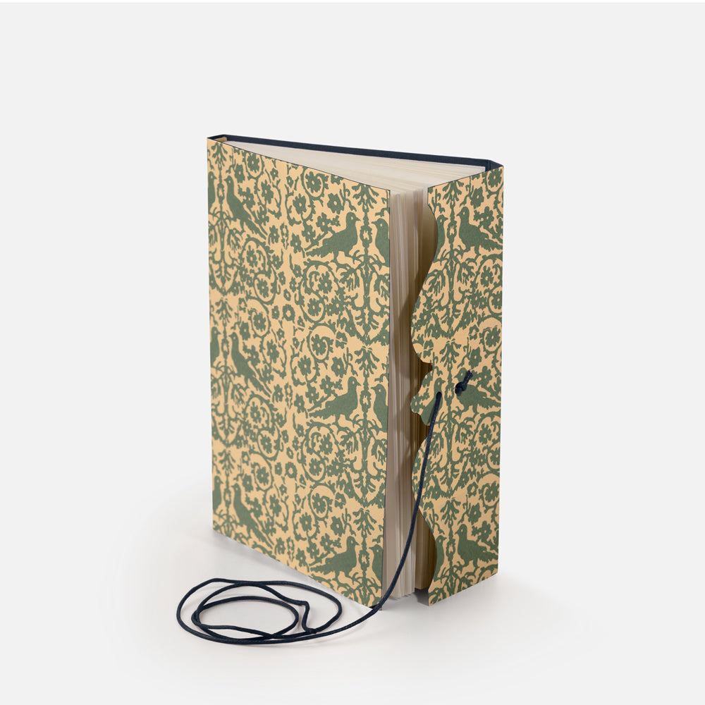 Notebook with lace and lined pages<br> Hardcover - Woodcut
