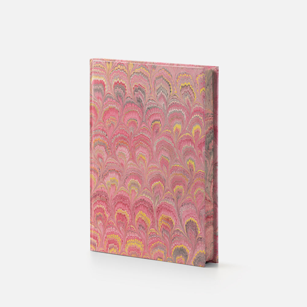 Taccuino pagine bianche<br>copertina rigida con taglio marmorizzato<br>collezione Pavoni