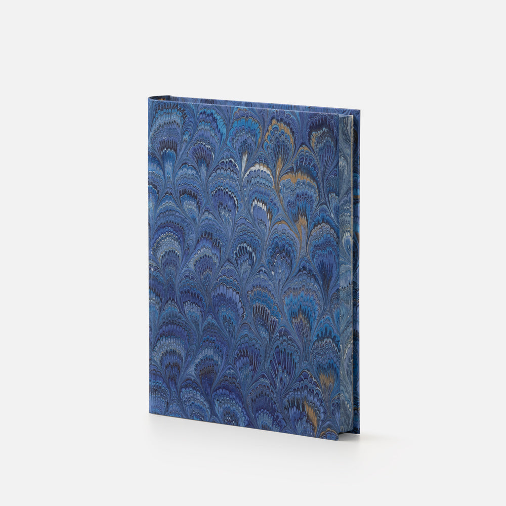 Taccuino pagine bianche<br>copertina rigida con taglio marmorizzato<br>collezione Pavoni