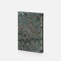 Taccuino pagine bianche<br>copertina rigida con taglio marmorizzato<br>collezione Pavoni
