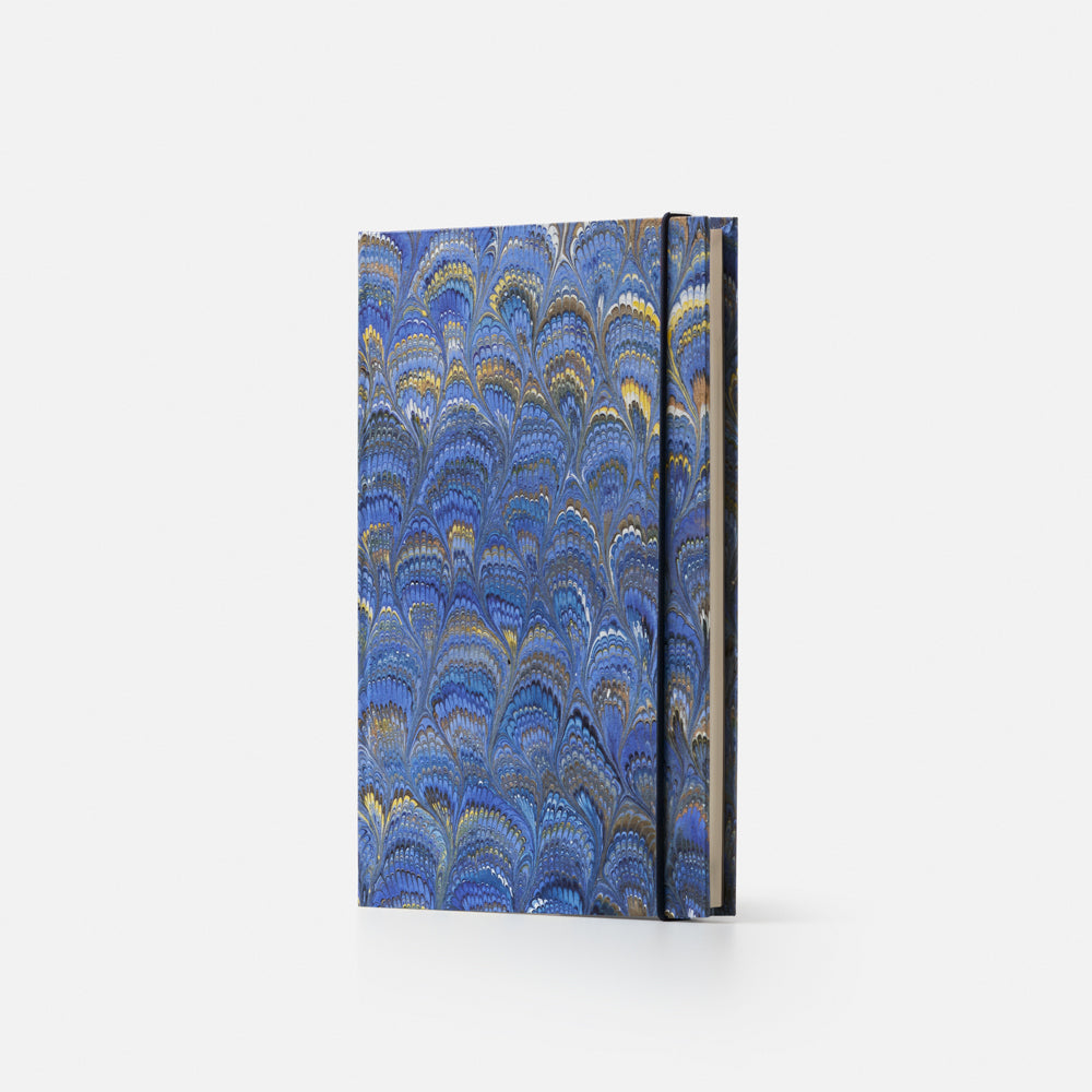 Lined notebook with elastic band<br> Hardcover - Pavoni Collection