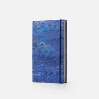 Lined notebook with elastic band<br> Hardcover - Pavoni Collection