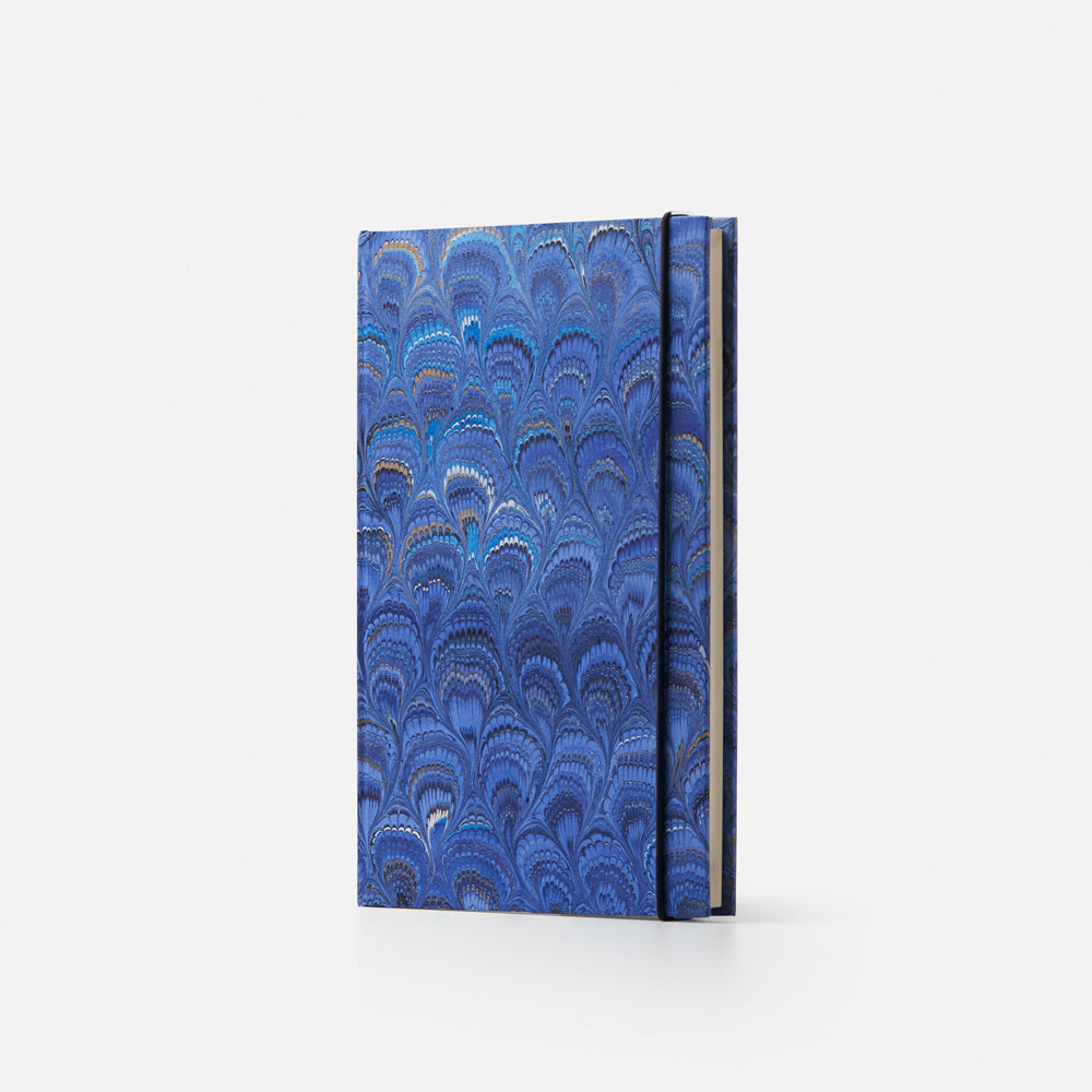 Lined notebook with elastic band<br> Hardcover - Pavoni Collection