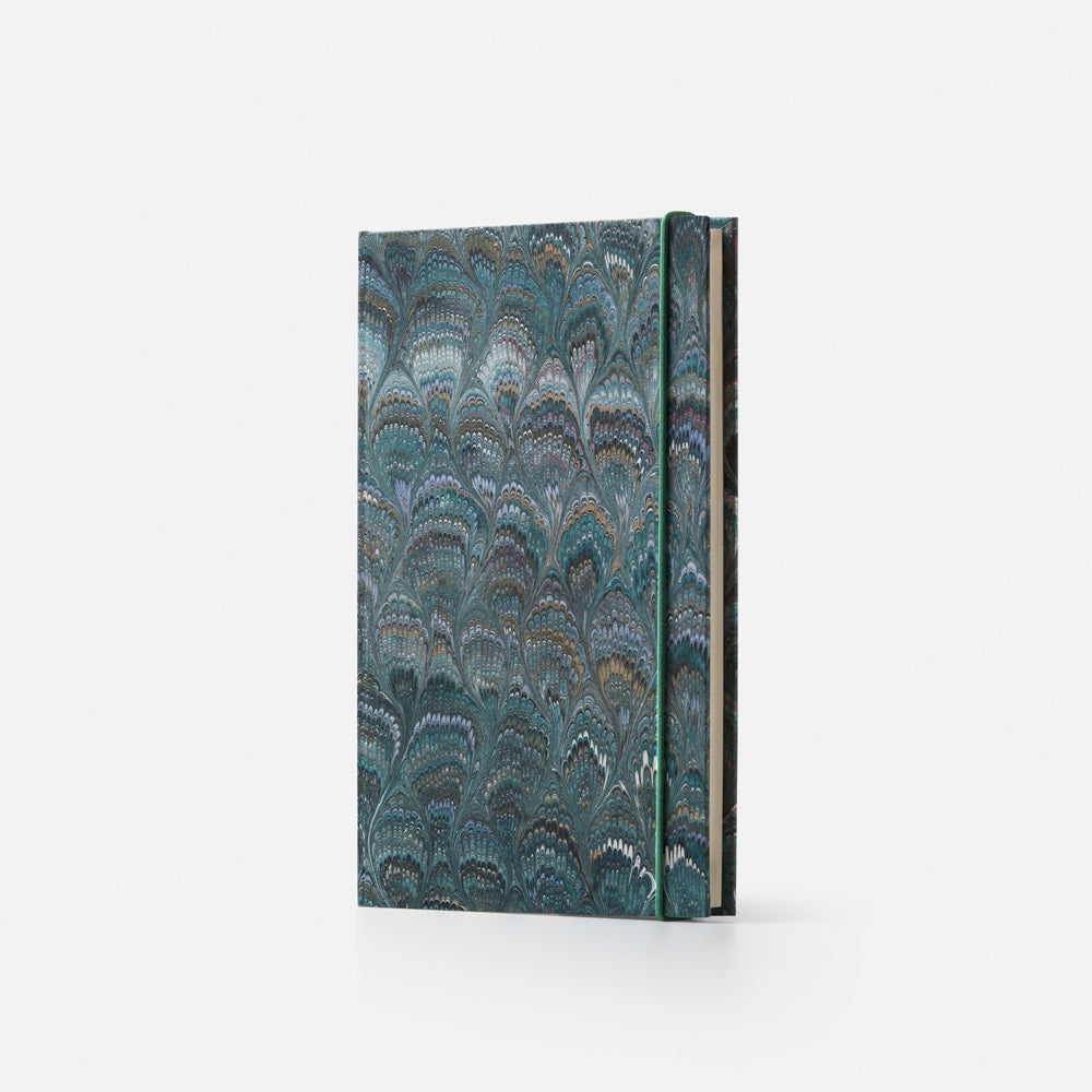 Lined notebook with elastic band<br> Hardcover - Pavoni Collection