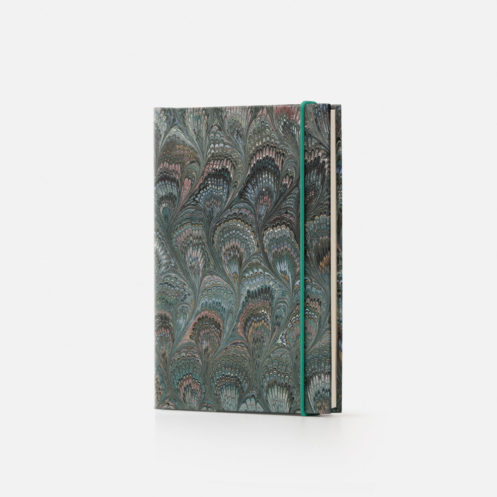 Lined notebook with elastic band<br> Hardcover - Pavoni Collection