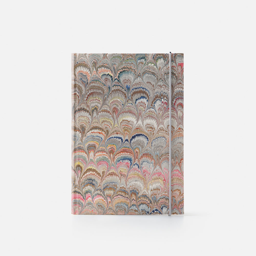 Lined notebook with elastic band<br> Hardcover - Pavoni Collection