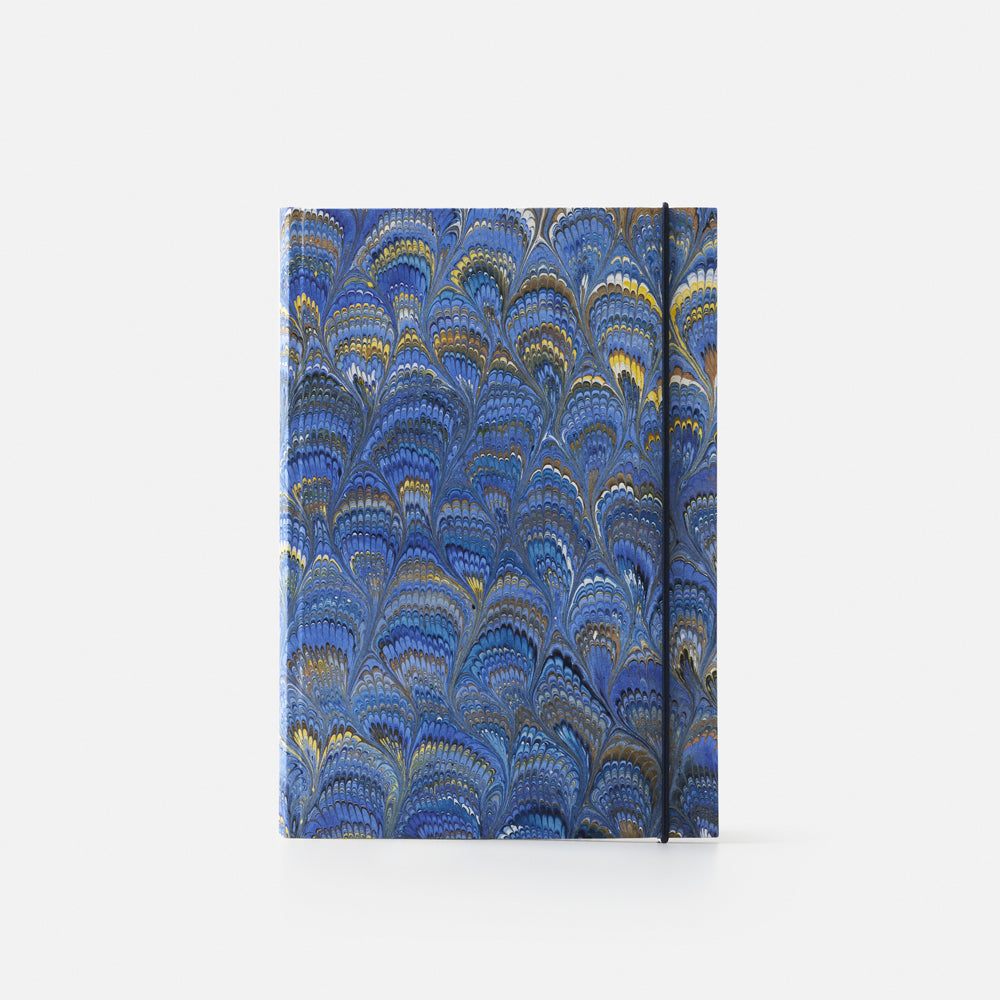 Lined notebook with elastic band<br> Hardcover - Pavoni Collection
