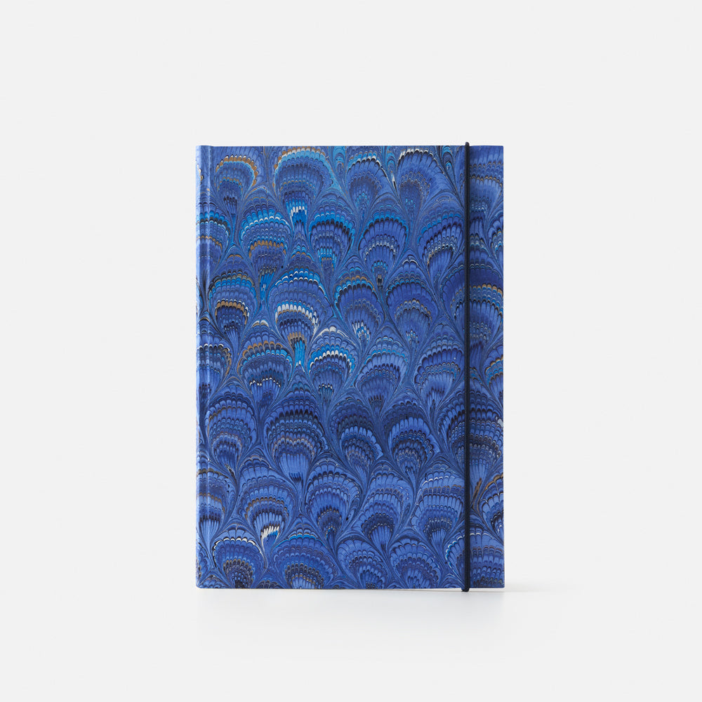 Lined notebook with elastic band<br> Hardcover - Pavoni Collection